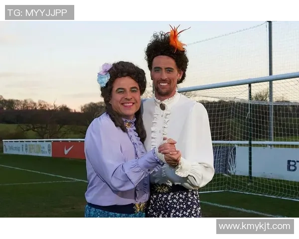 足球明星变装教程视频教你如何轻松模仿球星风格打造个性造型